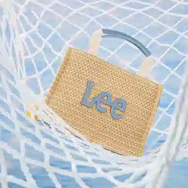 Lee