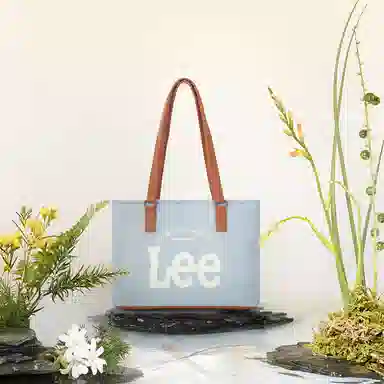 Lee Tote