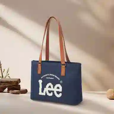 Lee Tote