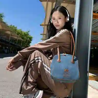 Lee Shoulder Bag Blue