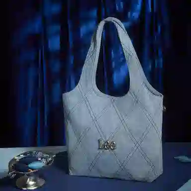 Lee Tote