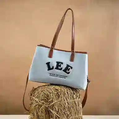 Lee Tote