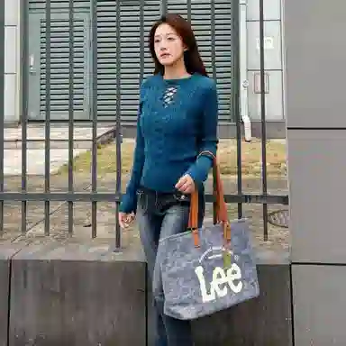 Lee Tote Bag