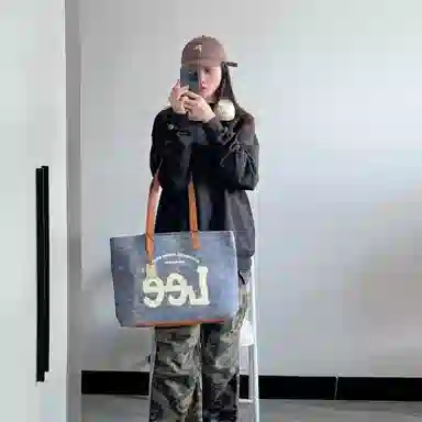 Lee Tote Bag
