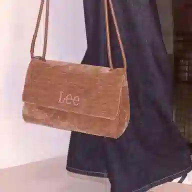 Lee
