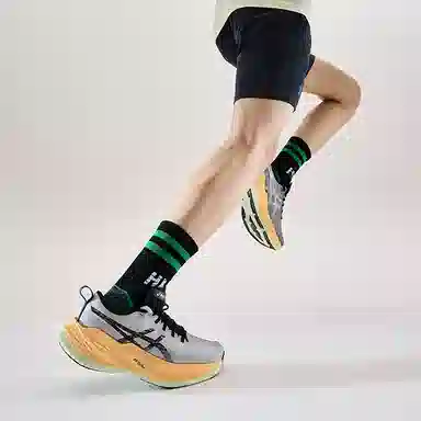 Stance x MARVEL LOGO 1