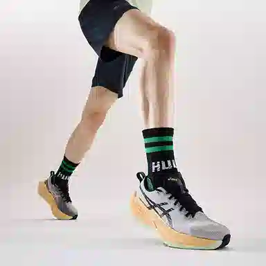 Stance x MARVEL LOGO 1