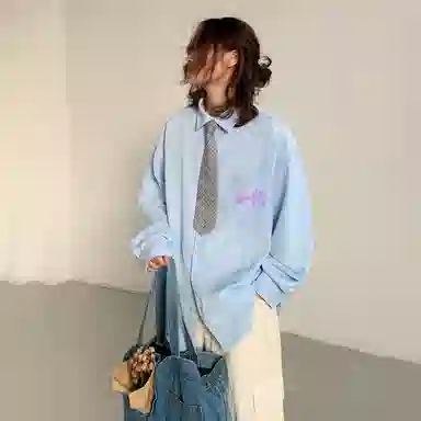 冰飞 美式复古高街时尚个性创意蜡笔手绘字母图案印花宽松休闲翻领长袖衬衣服嘻哈街头无性别主义白色衬衫 男女同款