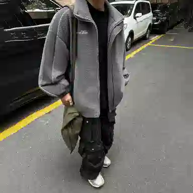 冰飞 美式复古嘻哈街头字母胶标图案基础款纯色拼接羊羔毛宽松休闲柔软亲肤舒适加厚保暖御寒时高级感痞帅拉链翻领棉服 男女同款