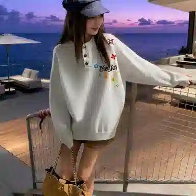 冰飞 美式复古高街花卉字母简约基础款软糯亨利领打底衫亲肤舒适柔软百搭毛线衣无性别主义宽松休闲慵懒保暖套头长袖针织衫 男女同款