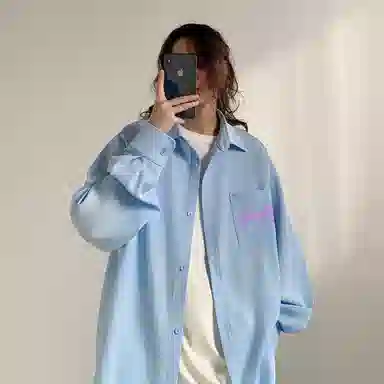 冰飞 美式复古高街时尚个性创意蜡笔手绘字母图案印花宽松休闲翻领长袖衬衣服嘻哈街头无性别主义白色衬衫 男女同款