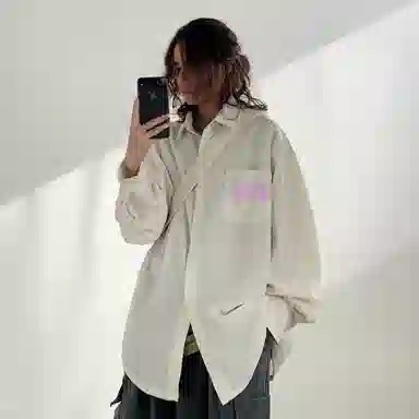 冰飞 美式复古高街时尚个性创意蜡笔手绘字母图案印花宽松休闲翻领长袖衬衣服嘻哈街头无性别主义白色衬衫 男女同款