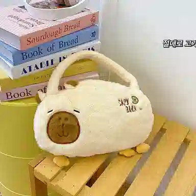 蒙小仔 卡皮巴拉毛绒水豚 可爱双肩包 玩偶周边