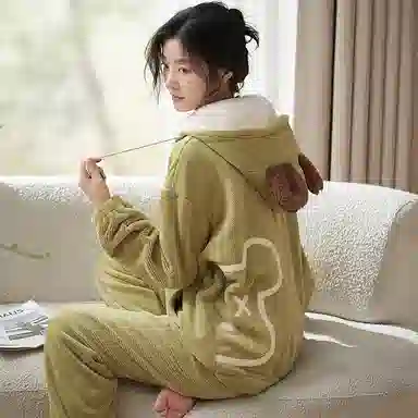 小情歌 家居服睡衣 珊瑚绒保暖睡衣女秋冬家居服女冬季大码长袖长裤女士小清新风字母设计家居套装 女款 绿黄色