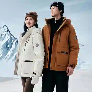 鸭鸭 户外工装系列 连帽保暖休闲防风情侣纯色徽章时尚羽绒服 男女同款