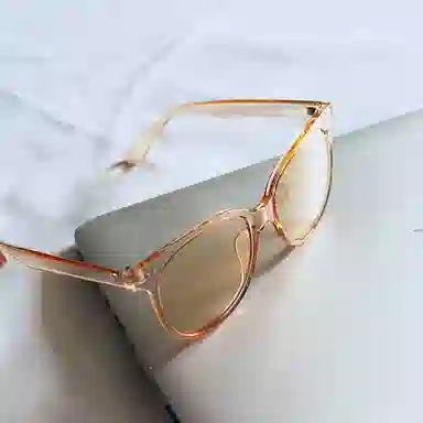 Pair Ponyo Sunglasses