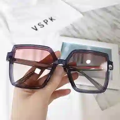 Pair Ponyo Fashion Square Sunglasses