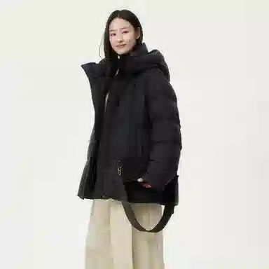 坦博尔 廓形连帽精致简约纯色长袖通勤面包面包羽绒服 女款