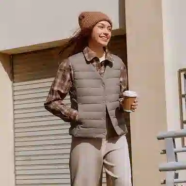 坦博尔 轻薄保暖修身纯色圆领百搭马甲羽绒服 女款