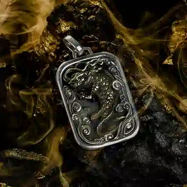 GUXI Dark World Pendant