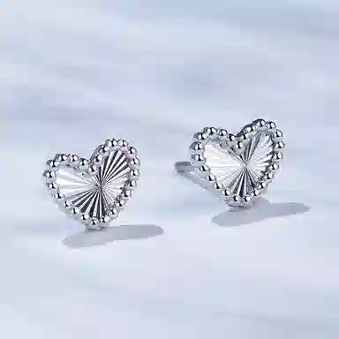 弗风树 轻奢小巧精致爱心 铂金 耳钉 女款