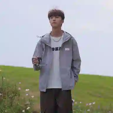 s.k. manor hill LOGOUPF50+