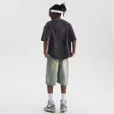 s.k. manor hill logoT