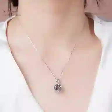925