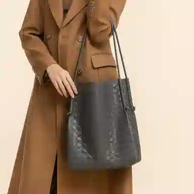 ROBERTA DI CAMERINO Tote