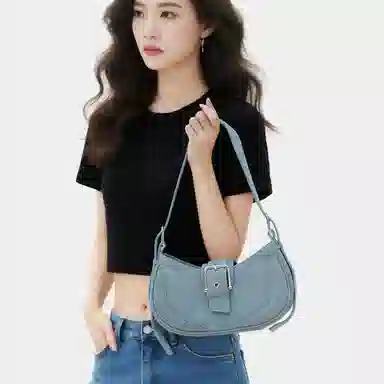 ROBERTA DI CAMERINO Y2K