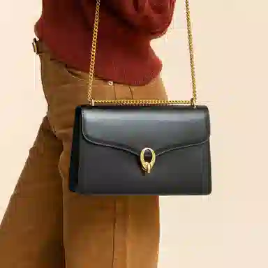 ROBERTA DI CAMERINO Q