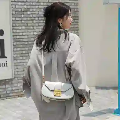 ROBERTA DI CAMERINO R