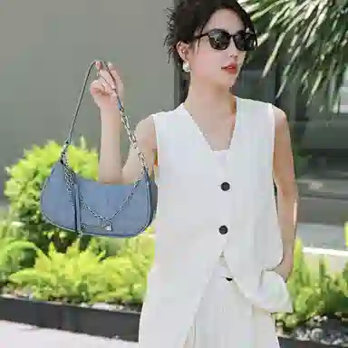 ROBERTA DI CAMERINO Y2k