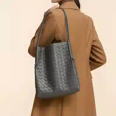 ROBERTA DI CAMERINO Tote