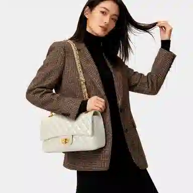 ROBERTA DI CAMERINO R