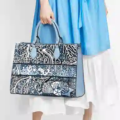 ROBERTA DI CAMERINO Tote