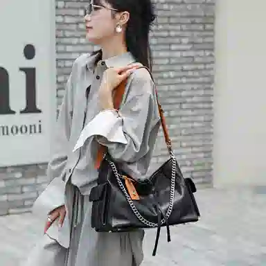 ROBERTA DI CAMERINO Tote