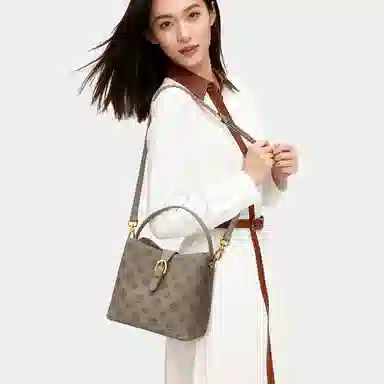 ROBERTA DI CAMERINO logo