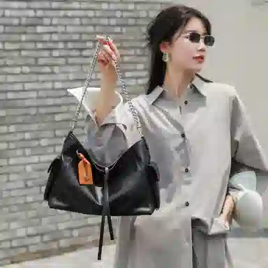 ROBERTA DI CAMERINO Tote