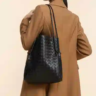 ROBERTA DI CAMERINO Tote