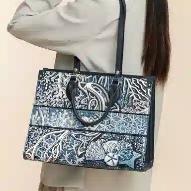 ROBERTA DI CAMERINO Tote