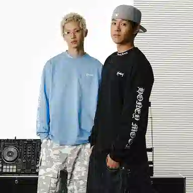 MOONWAV Gothic Letter Print Long Sleeve T-Shirt