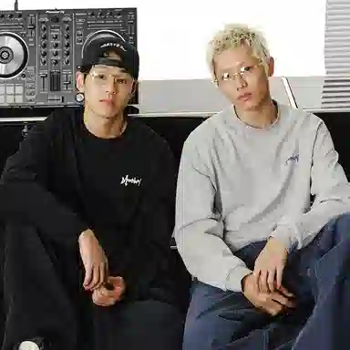 MOONWAV logoT
