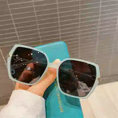 PRETTYALLUSION TR90