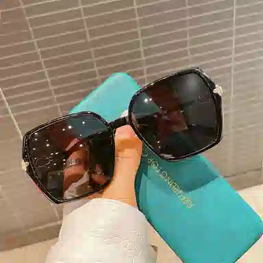 PRETTYALLUSION TR90
