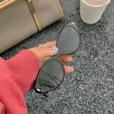 PRETTYALLUSION Cat Eye Sunglasses