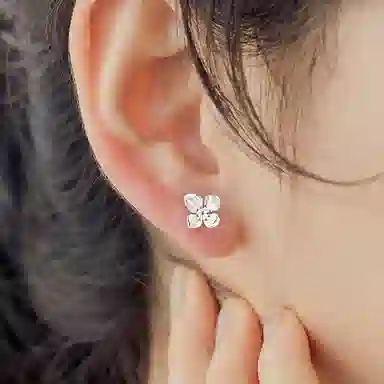 999