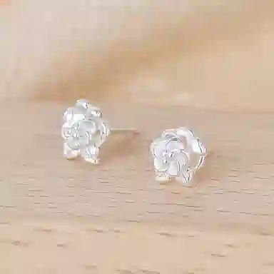 999