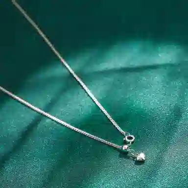 925