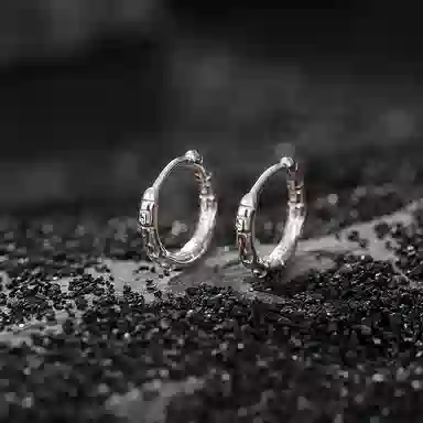S925